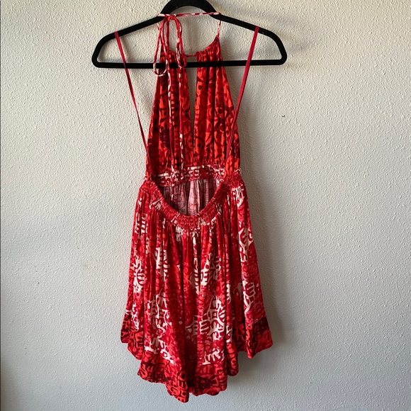 Free People Beach Day Mini Dress Keyhole Front Bare Back Red Geo Print Small - Picture 7 of 12
